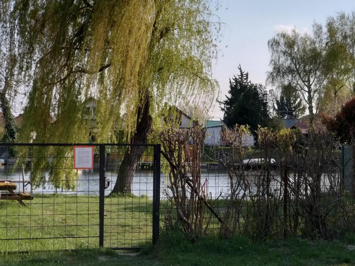 Vila Nefelejcs Nyaralo-Vendeghaz Dunasziget Exteriér fotografie